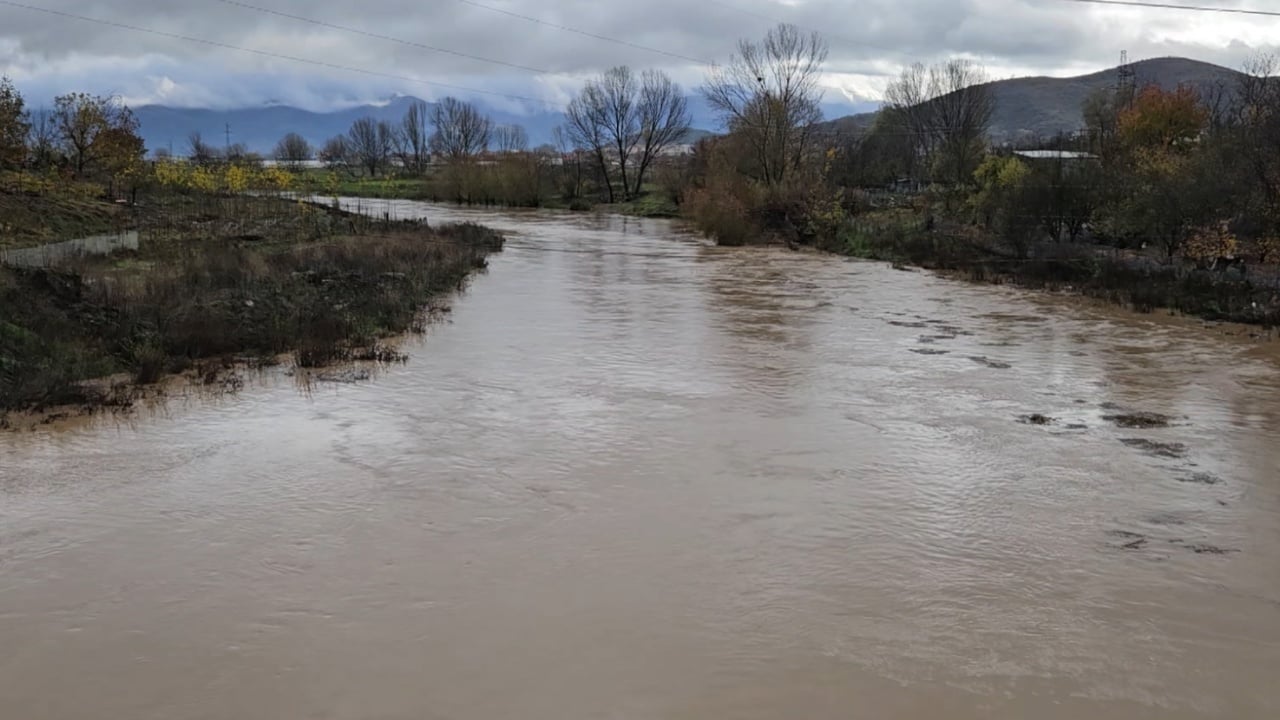 400 familje të izoluara  gjashtë fshatra të Bashkisë Maliq të bllokuara nga shembja e urës