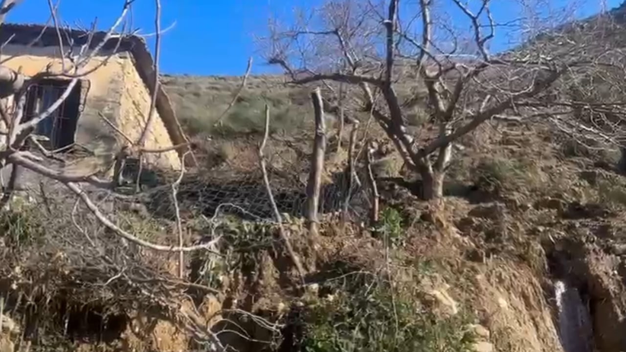 Rrëshqitje masive e tokës në Selenicë  rrezikohet të preken banesat e fshatit