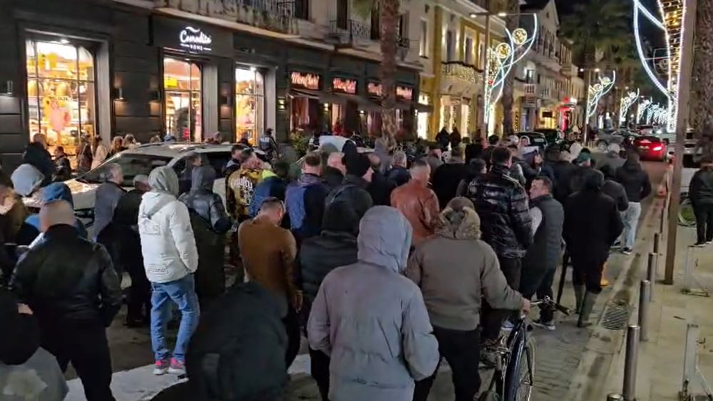 Përmbytjet në Durrës  dhjetëra banorë në protestë  Shpallni gjendjen e emergjencës