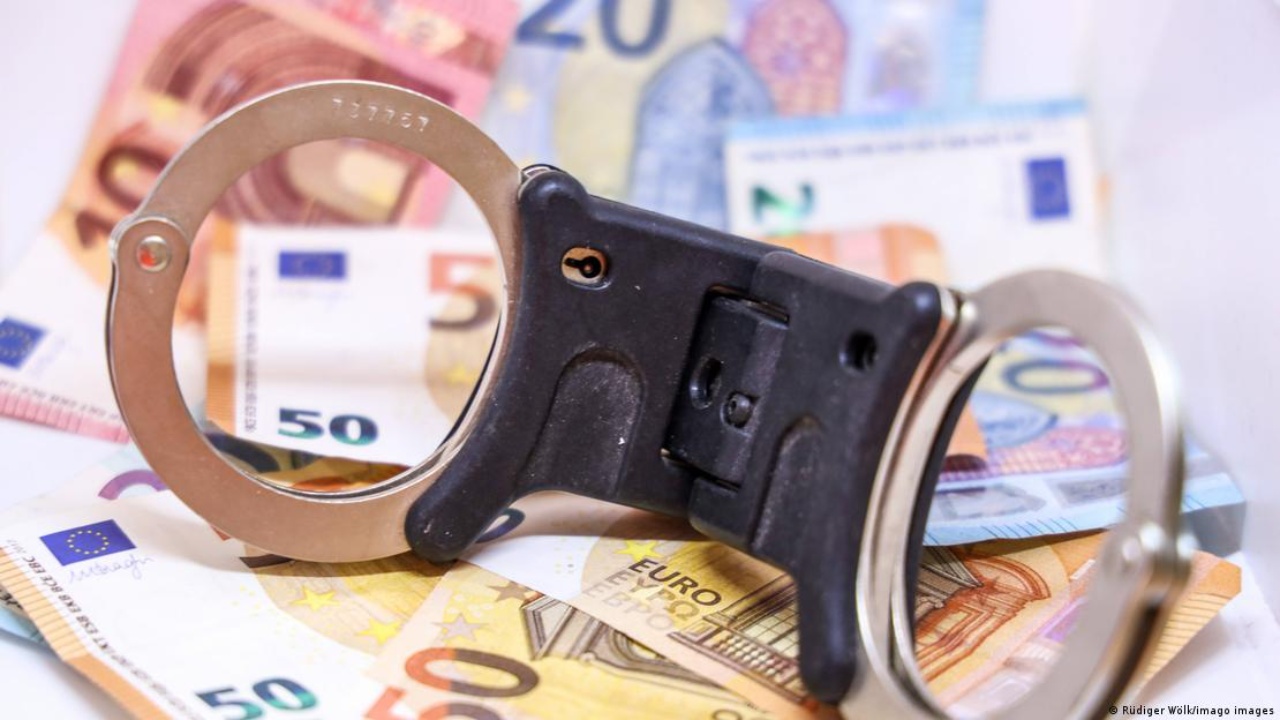  100 miliardë euro humbasin çdo vit   DW  A është Gjermania parajsë për krime ekonomike 