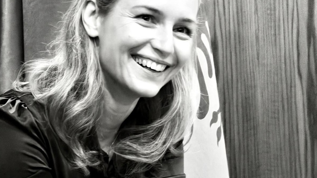  Mirupafshim Shqipëri  llaçin e shpifjeve dhe pluhurin e konspiracioneve t i kam lënë në derë   Lea Ypi reagon pas përfoljes si kryeministre teknike  Për vete do mbaj 