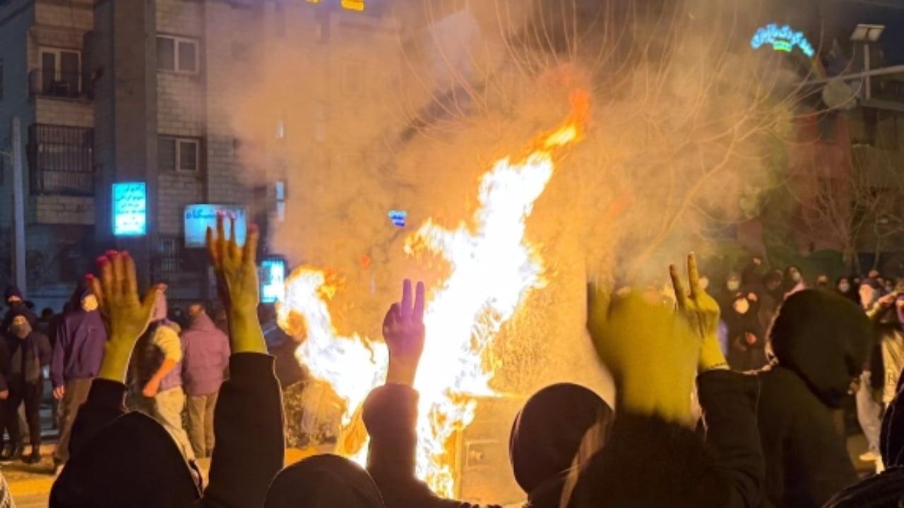 Tre skenarët për Iranin  Revolucion francez apo grusht shteti  Çfarë po  kurdiset  në prapaskenë