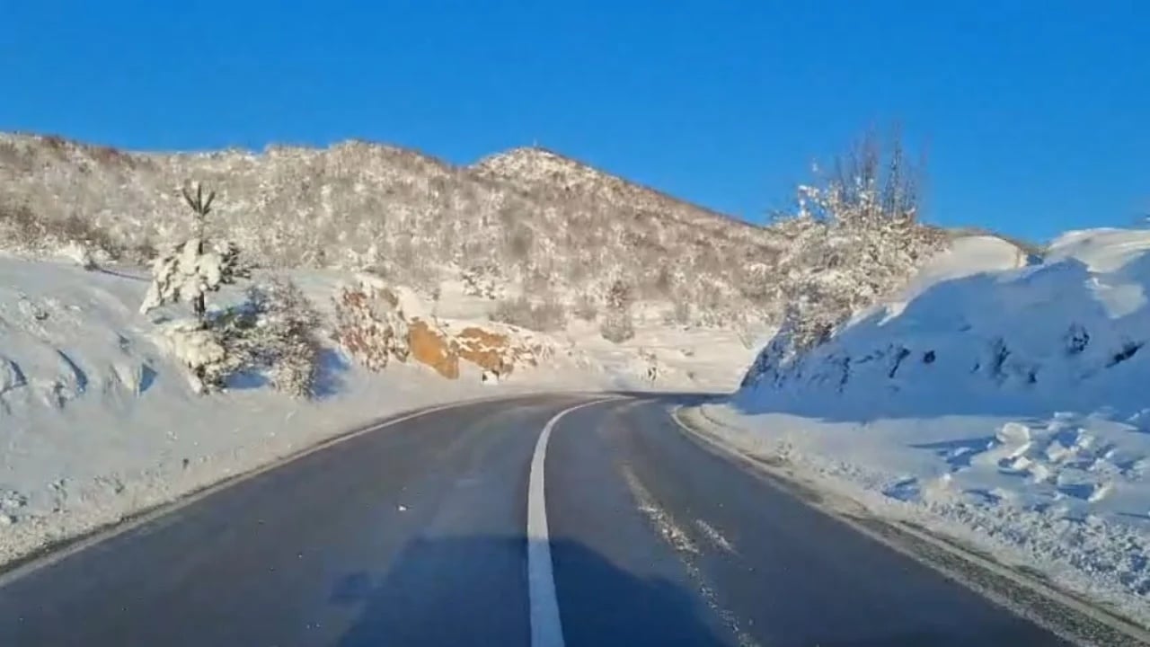 Temperaturat e ulëta në qarkun e Elbasanit  nis kriposja e disa akseve rrugore  bien prurjet e lumit Shkumbin