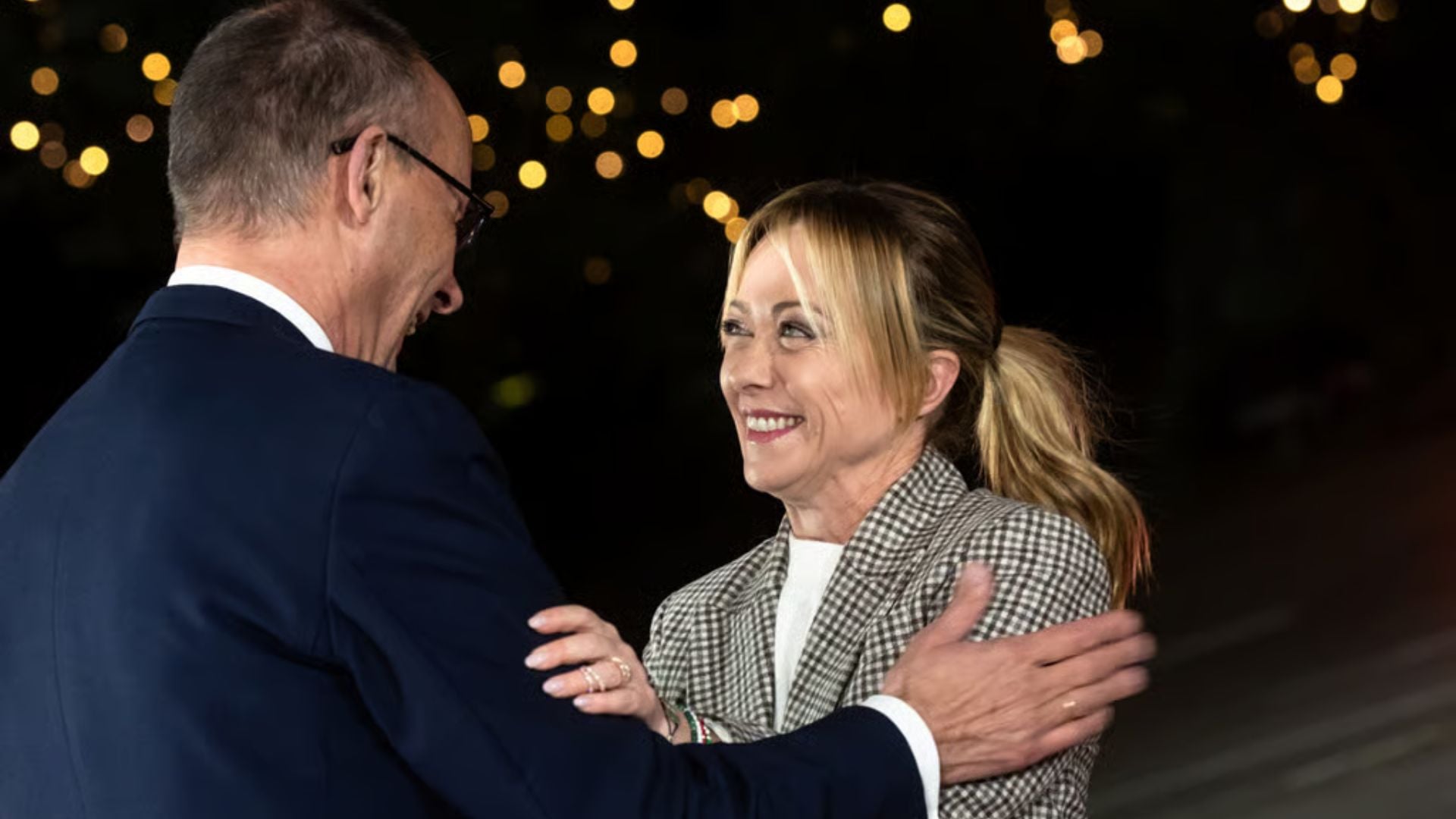 Analiza  Pse dyshja Merz Meloni konsiderohet udhëheqësja e re e Europës  Politico  Tensionet mes Macron dhe Trump afrojnë Gjermaninë dhe Italinë