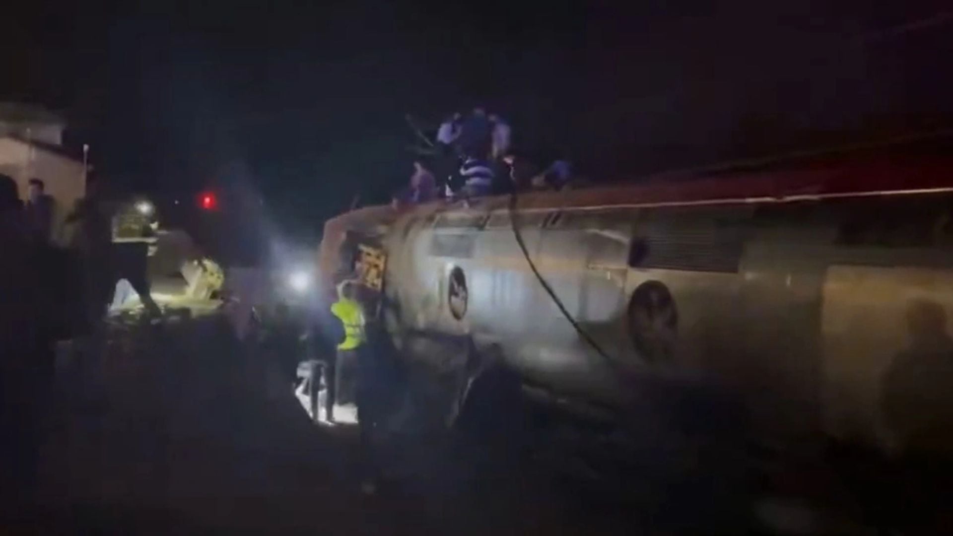 Tragjike në Spanjë  dy trena dalin nga shinat dhe përplasen  raportohet për 2 viktima dhe disa të plagosur