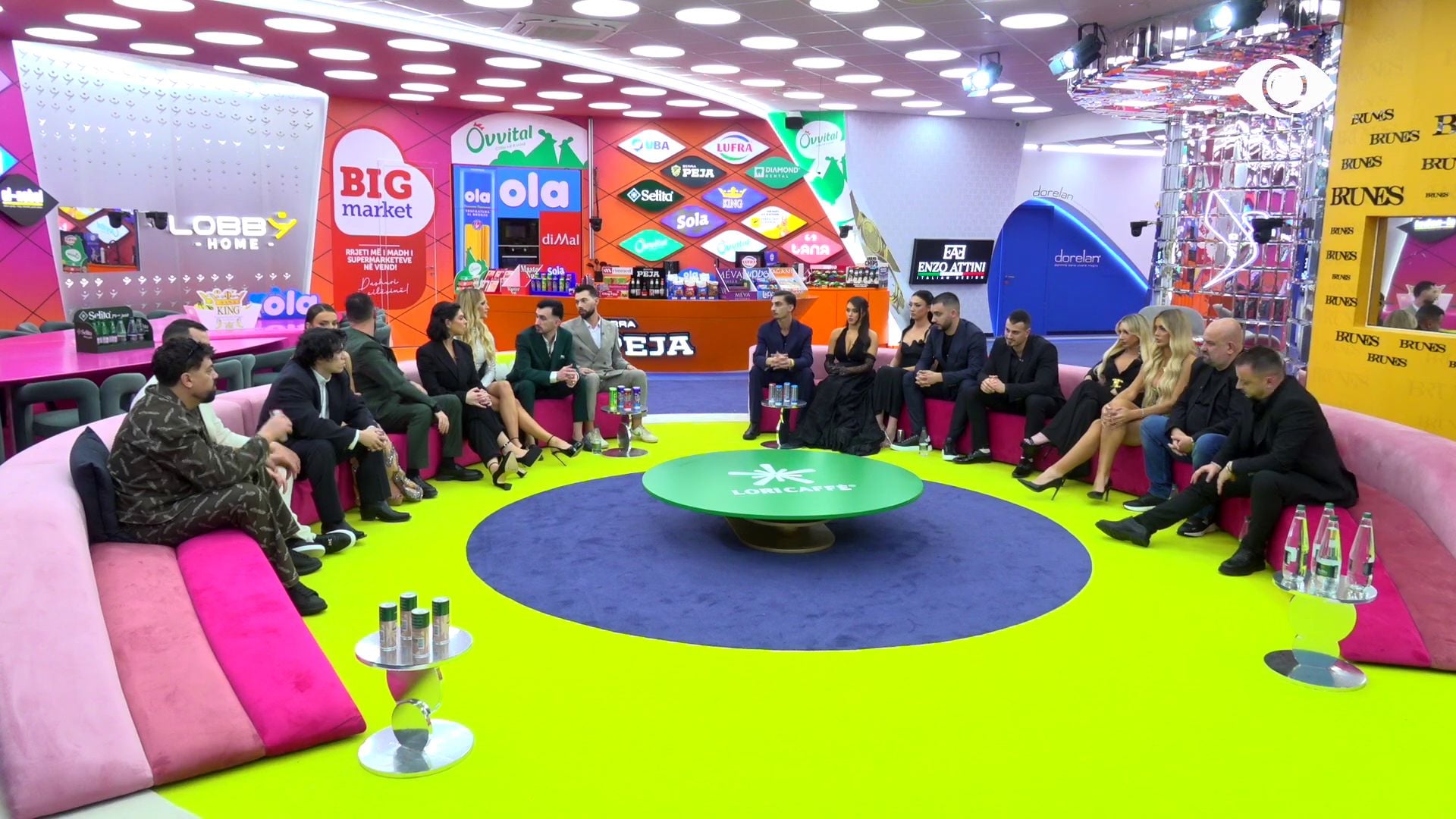  Nuk lëvizja dot në shtëpi për shkak të Juxhinit   Sfida e banorëve të akuariumit ngjall debate në shtëpi  Mali  Prekjet e Selinës ishin të tepërta  Stenaldo  Viktimizim nga të dy