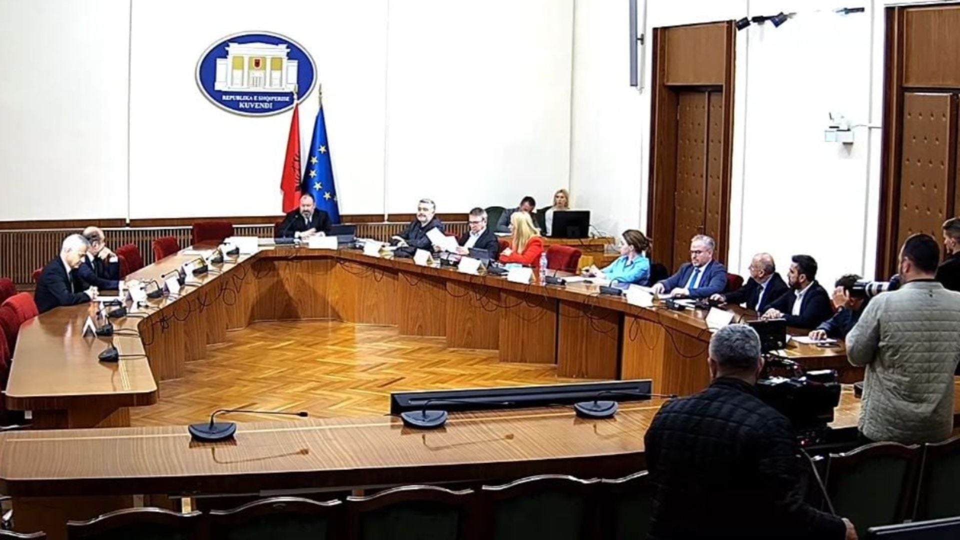 Bojkoti i PD  zbulohet propozimi i PS për Reformën Territoriale  Maxhoranca merr shumicën dhe drejtimin e Komisionit