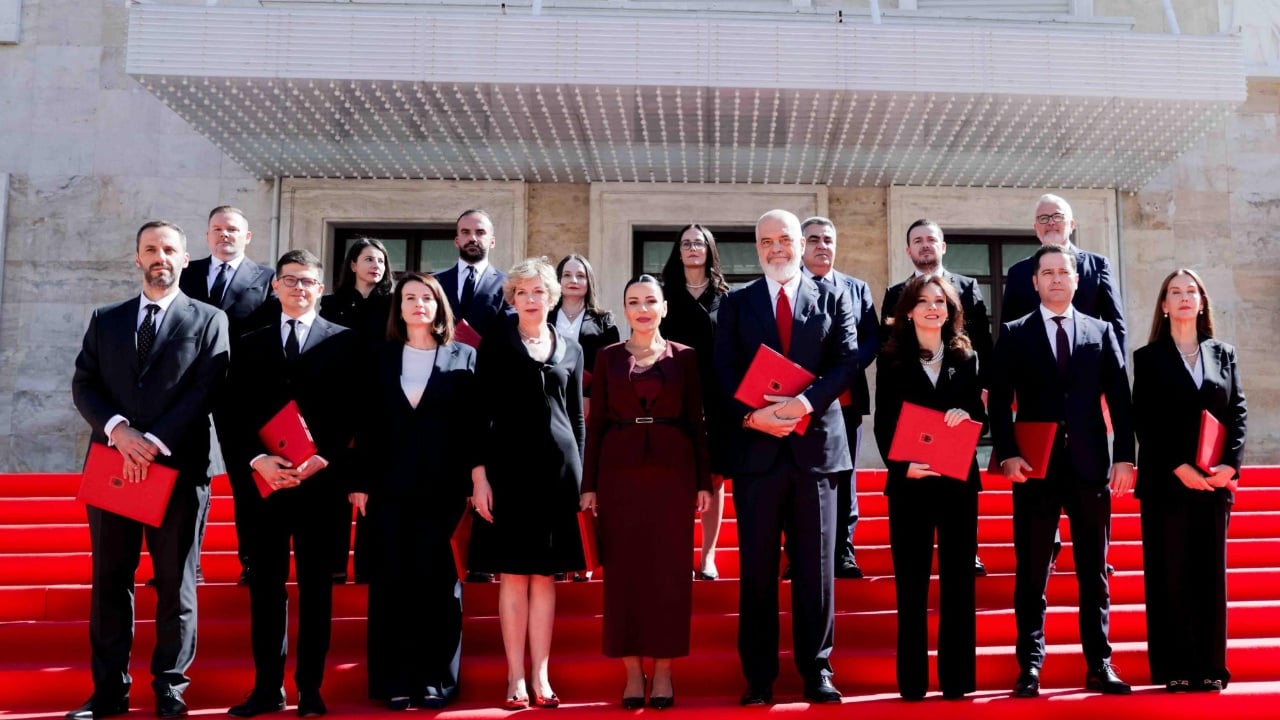 Rama dhe ministrat të mbledhur në Pallatin e Brigadave  zbulohet qëllimi takimit në formatin  Retreat 