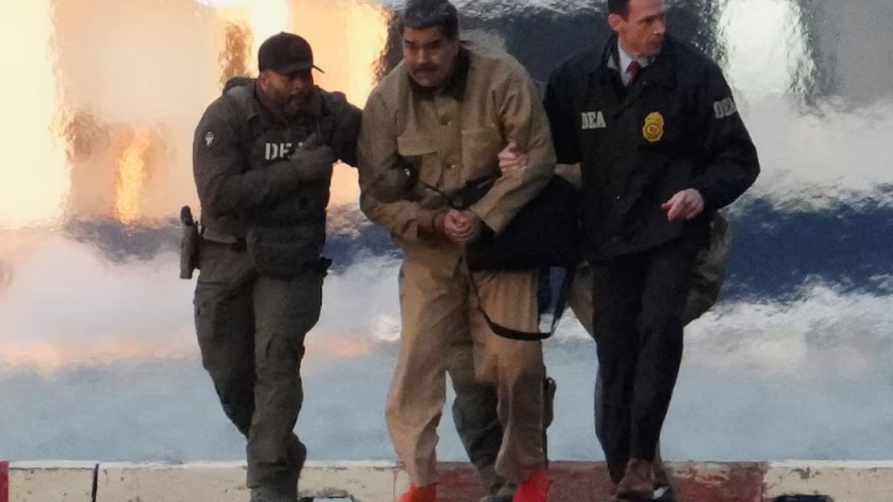 LIVE  Maduro me pranga në duar në Gjykatë  Trump rihap frontin e Groenlandës  Na duhet  Roli i  mëkëmbësit  Rubio në Karakas  paralajmërimi për Kubën