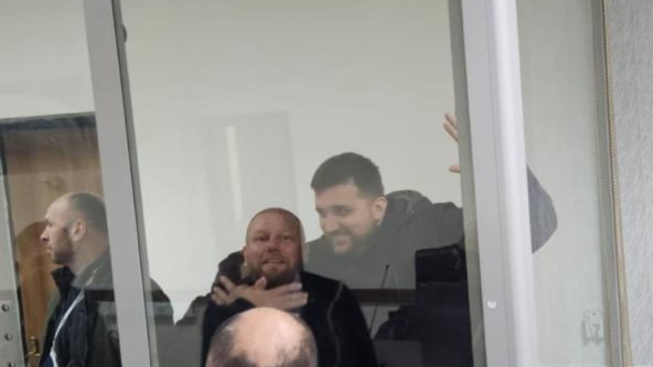 U arrestuan gjatë protestës  lirohen 4 protestuesit e  Shqipëria Bëhet 