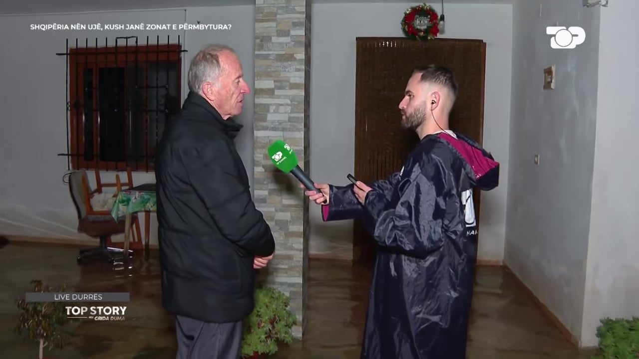 Moti i keq   Top Story  shkon në banesën e përmbytur në Durrës  kryefamiljari  Dëmet shkojnë sa puna 10 vjeçare e një familje