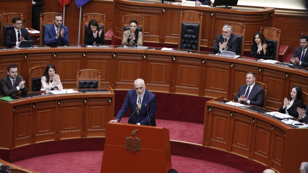  Sa herë më thoni Ramaduro  e dëgjoj Rama duro   Kryeministri opozitës  Thatë se do paguaja 1 miliardë dollarë  ku e keni Latifin