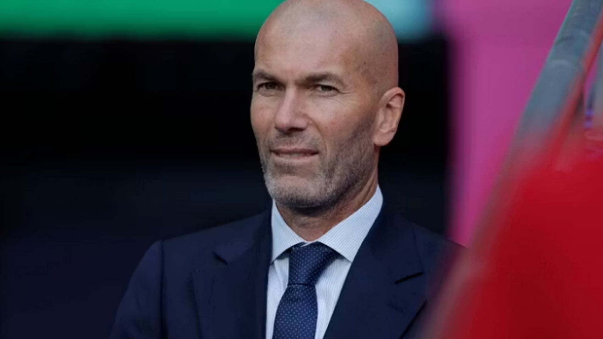 Franca  Zinedine Zidane një hap larg pankinës  po përgatit stafin teknik