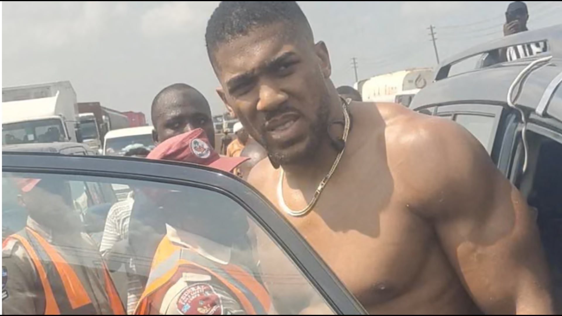 Boks Anthony Joshua del nga spitali në Nigeri  ish kampioni i botës në peshat e rënda është mirë