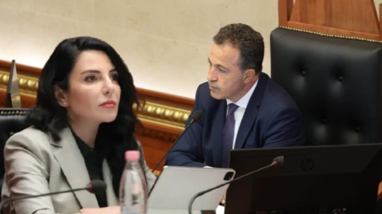 Çështja  Balluku   Grupi Parlamentar i PD kallëzon Niko Peleshin për  Shpërdorim detyre   Bllokoi mbledhjen e Këshillit të Mandateve