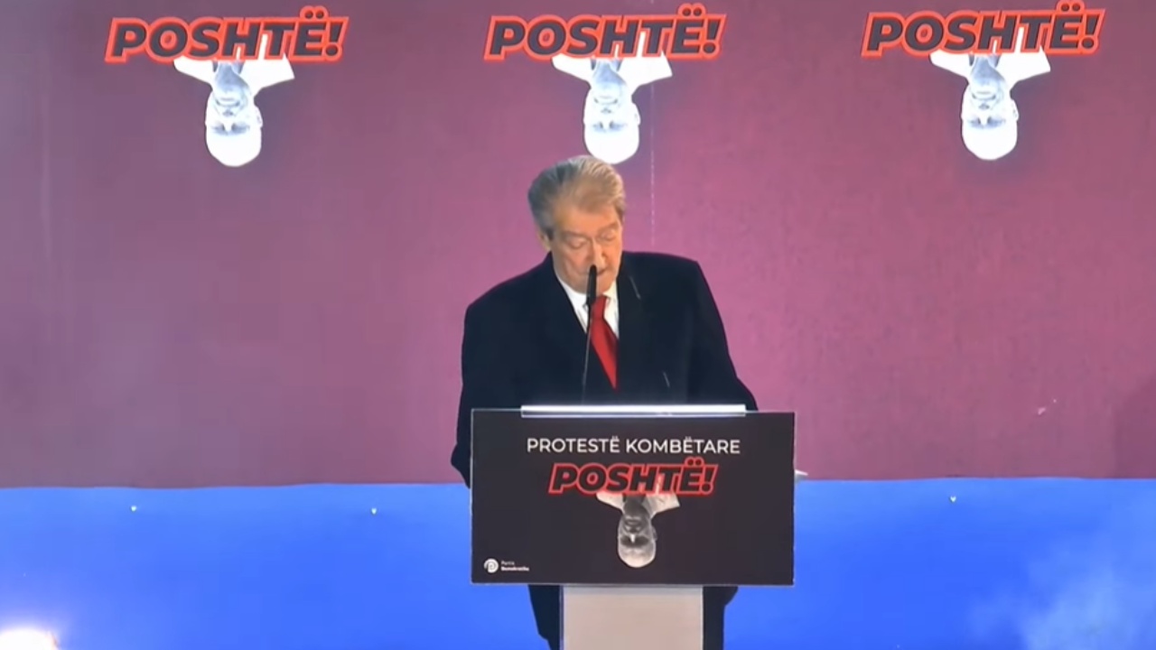 LIVE  1300 policë për protestën e PD  Berisha mesazh opozitarëve  Jemi në kilometrin e fundit  shumë pranë triumfit të madh