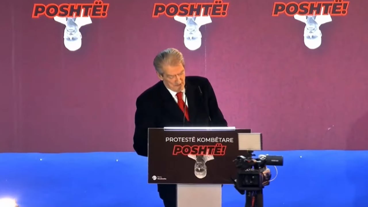 Protesta e opozitës  Berisha në podium  U ngritëm nga hiri si feniksi  plagosëm për vdekje bishën narko diktaturë