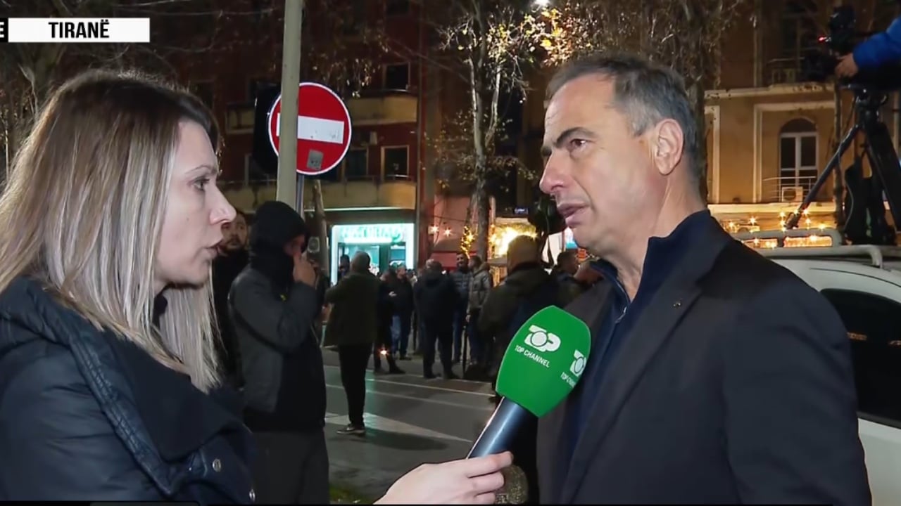  Na hodhën spraj në fytyrë   Luçiano Boçi për Top Channel  Protesta është pa skenarë  policët nuk po ushtrojnë detyrën e tyre