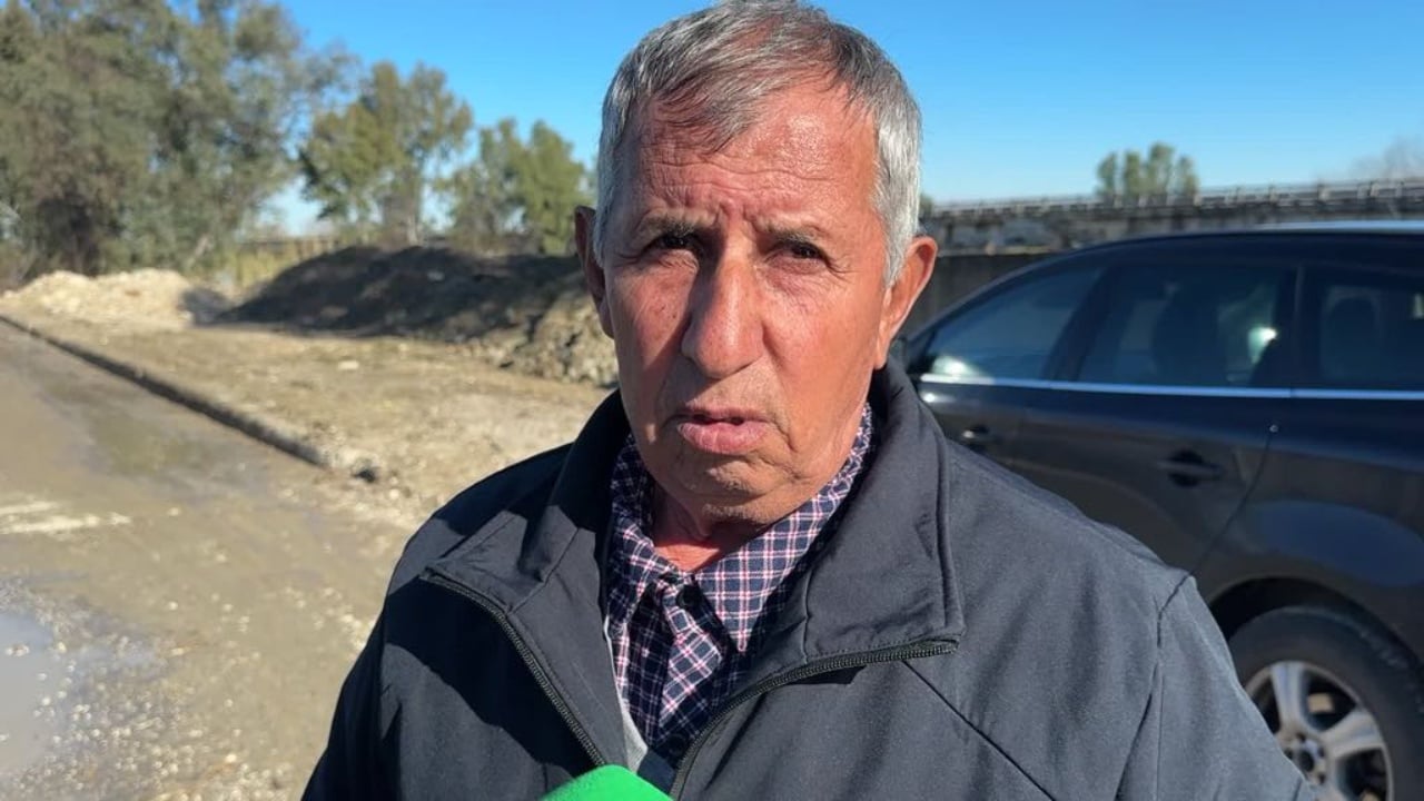 Prurjet e lumit Vjosë  banorët të frikësuar  monitorojnë  urën e Mifolit  Kërkojmë ndihmë  të hapen kanalet kulluese