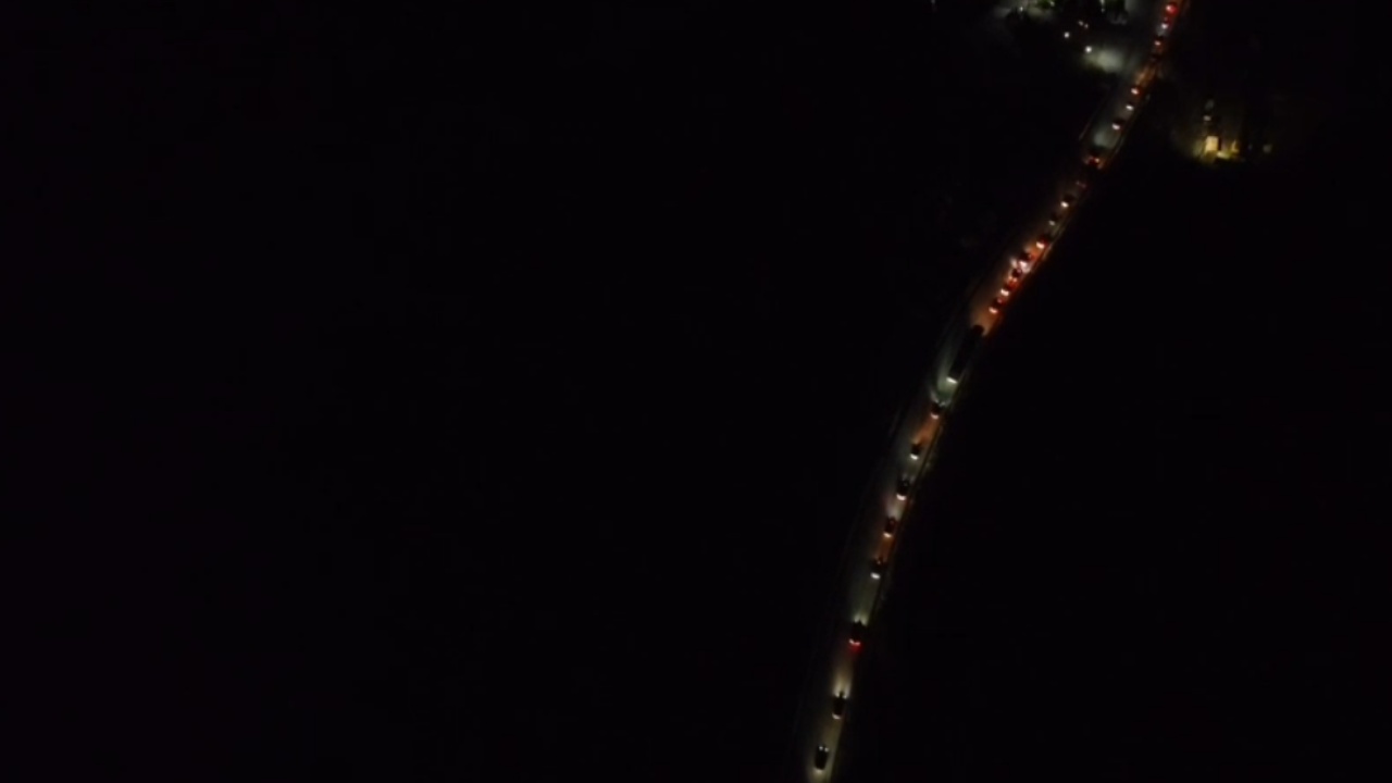 pamjet-me-dron-radhe-kilometrike-nga-librazhdi-ne-elbasan-qindra-automjete-mbeten-te-bllokuara