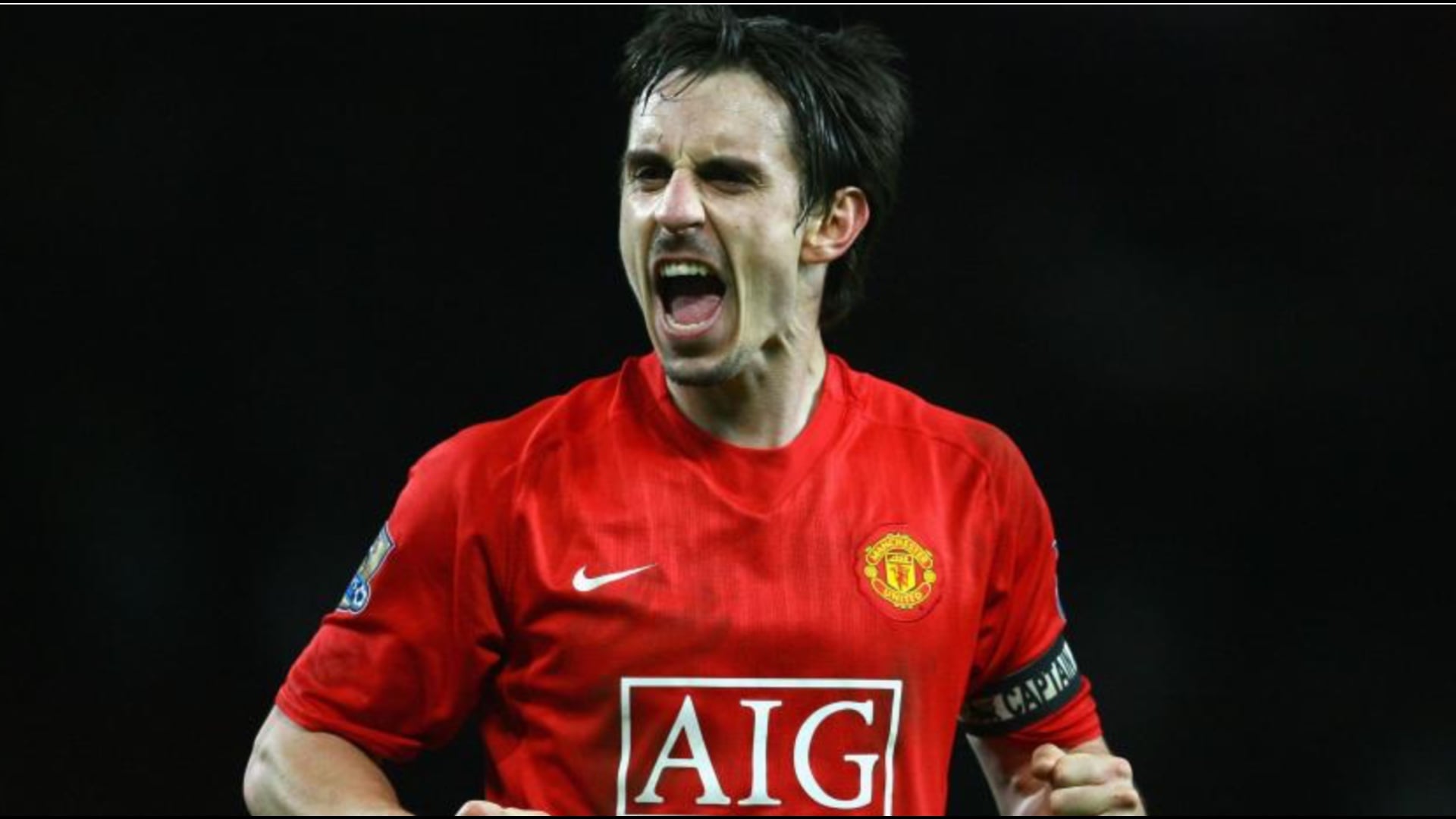 Manchester United  Gary Neville bën apelin  Mjaft më me eksperimente  Barcelona nuk do ta ndryshojë stilin e saj për asgjë në botë