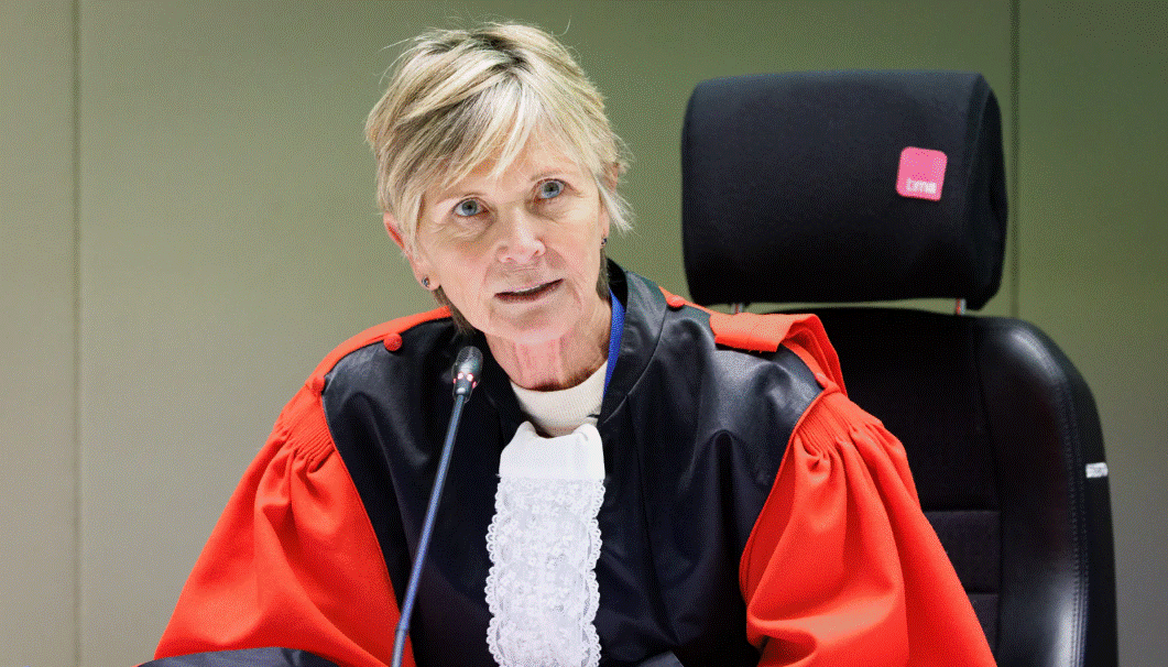 Gjyqi kundër kriminelit shqiptar në Belgjikë ndërpritet për shkak të pleshtave të sallë  gjyqtarja  Lani rrobat në 60 gradë ose futini në frigorifer