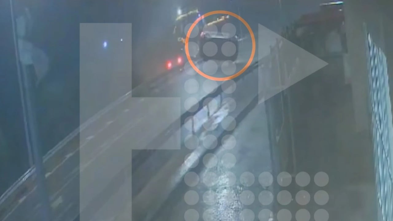 Pamje të frikshme në Greqi  tornado ngre në ajër makinën  shpëton mrekullisht shoferi