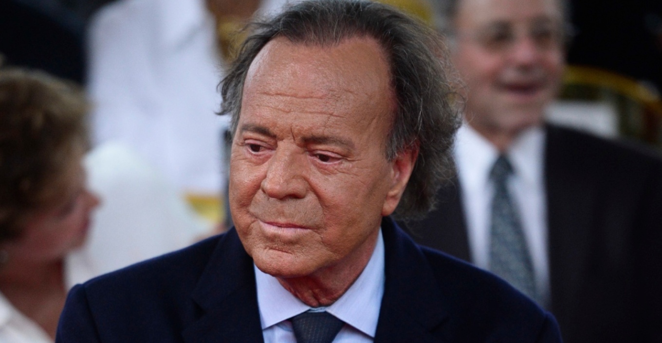 Akuzohej për ngacmim seksual  gjykata hedh poshtë akuzat për Julio Iglesias