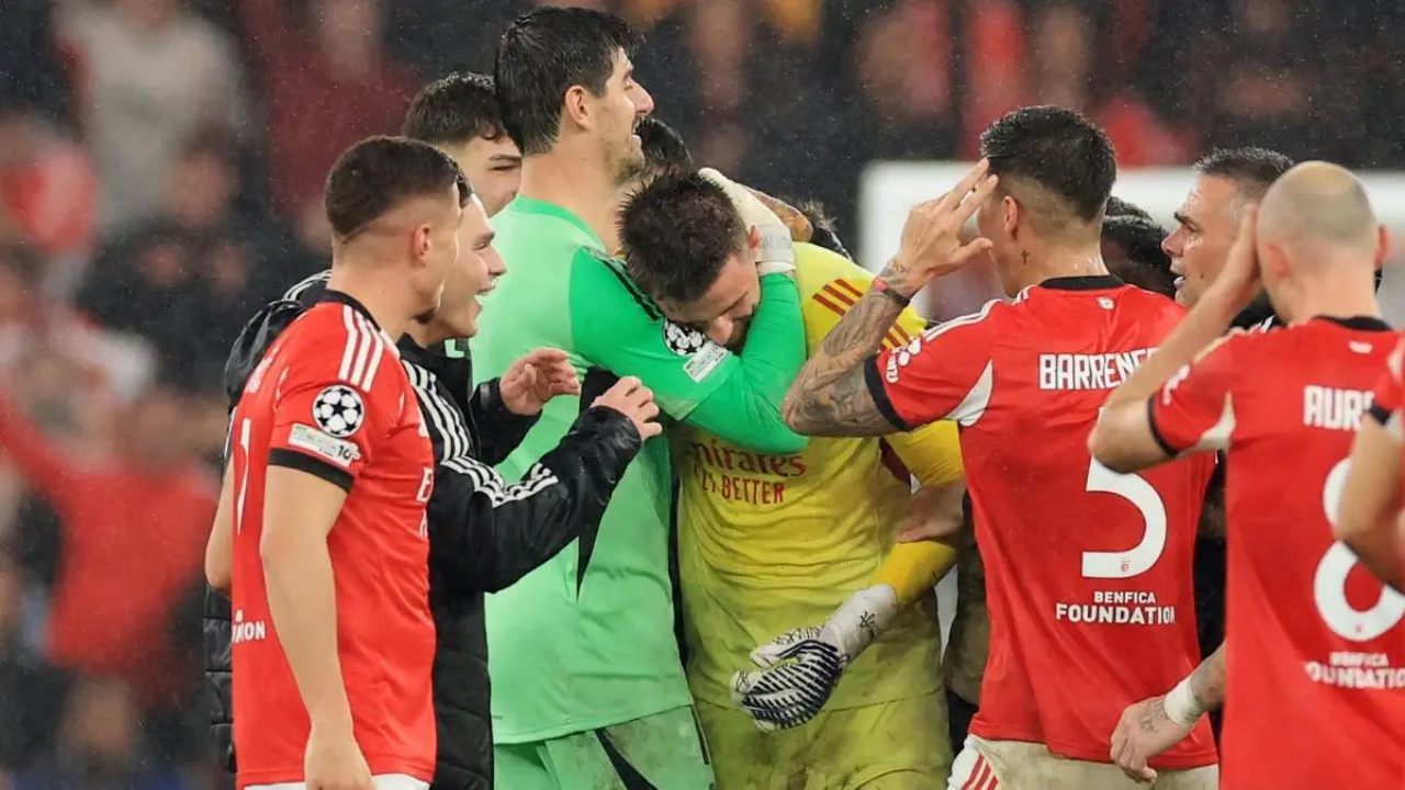 Courtois bëhet shembull  përqafon dhe përgëzon kundërshtarin për golin që i shënoi