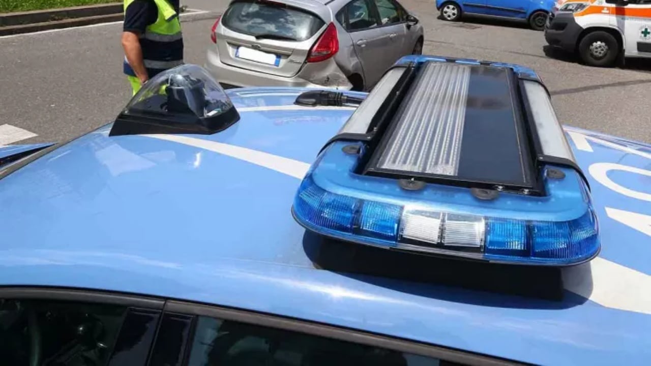 Ndjekje si në filma  Dy shqiptarë futen me shpejtësi në kundërvajtjeje në autostradë në Itali  i arratisen policisë nga duart  dyshime për 