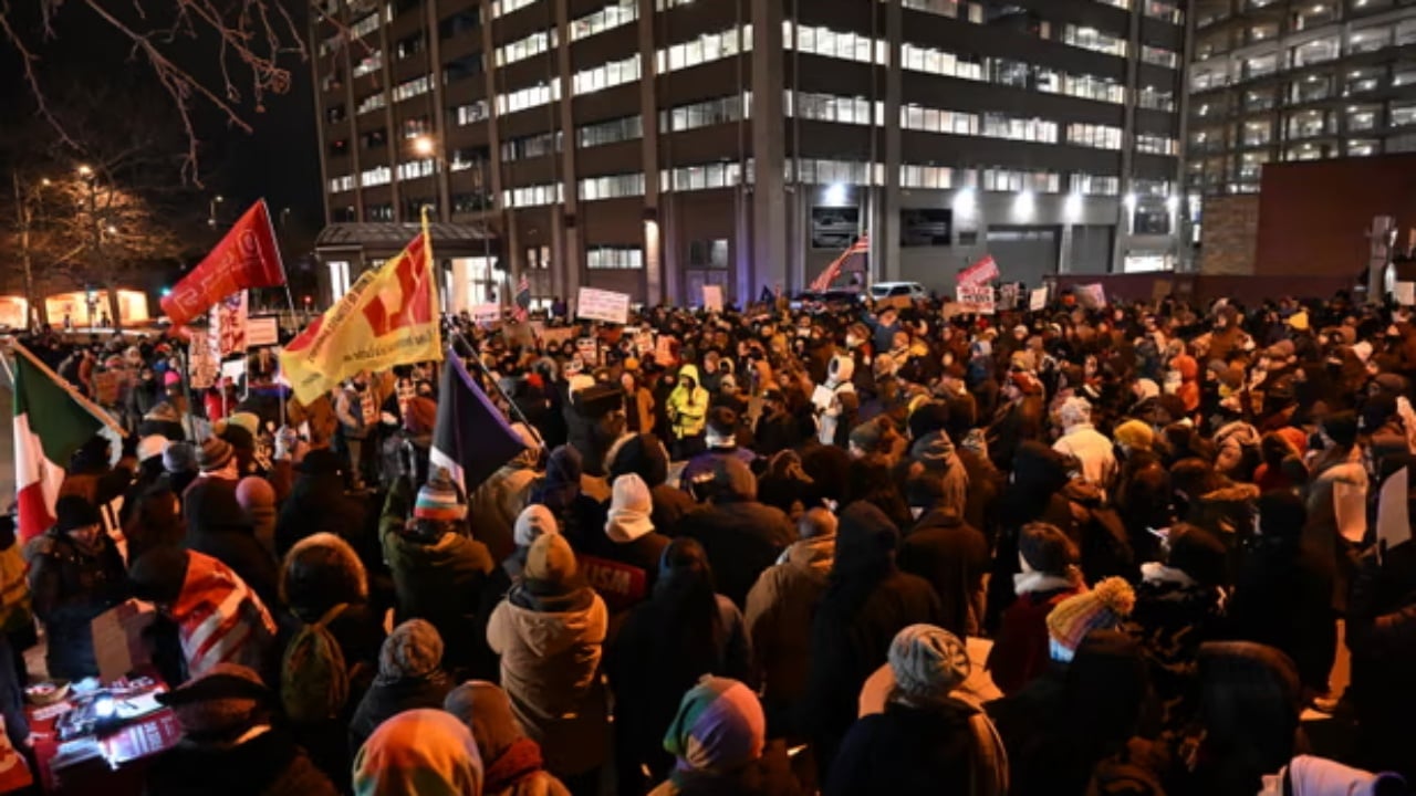 Protesta masive në SHBA pas vrasjes së Alex Pretti it  përplasje të forta me Agjencinë e Emigracionit dhe Doganave