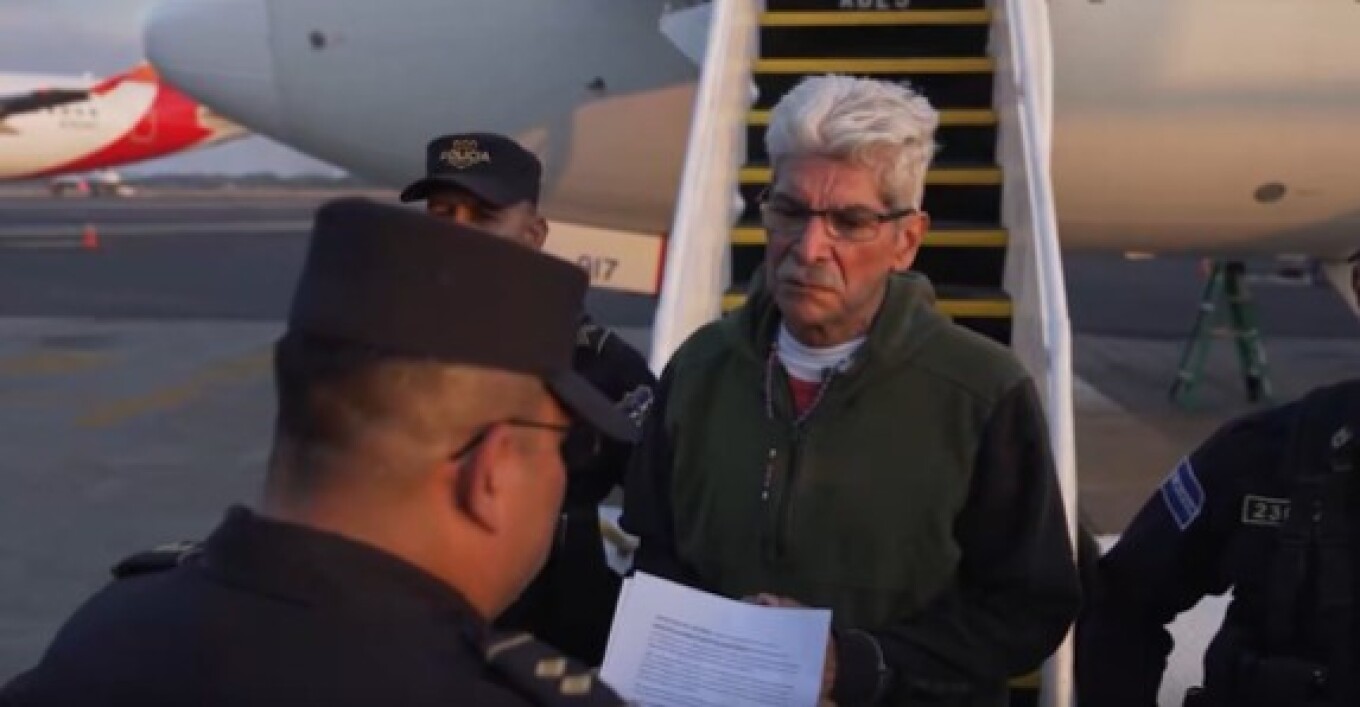 I dha bandave 100 000 dollarë për të blerë vota dhe u dënua me 13 vjet burg  SHBA ja deporton ish kandidatin presidencial të El Salvadorit