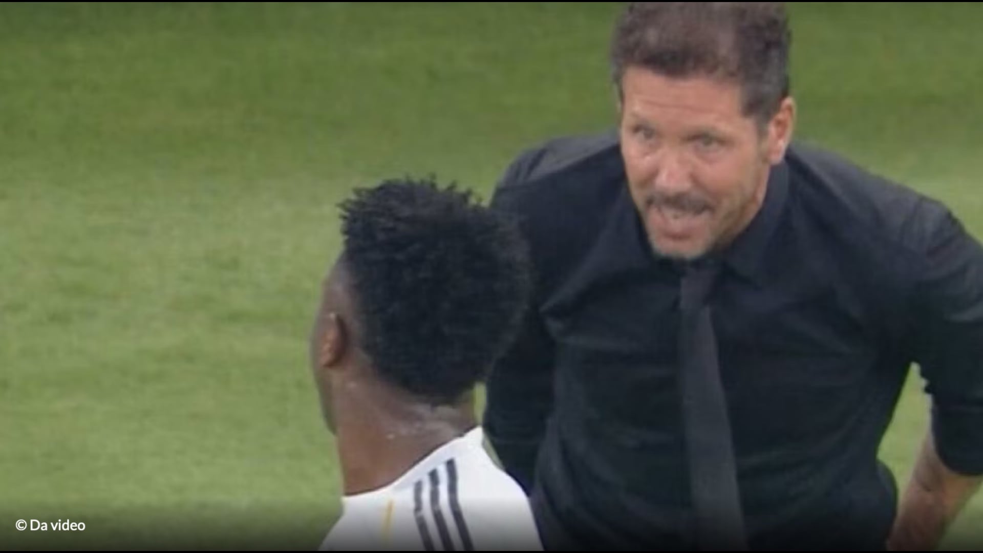 Kaos në Real Atletico  Simeone kundër Vinicius  Perez do të të zbojë 