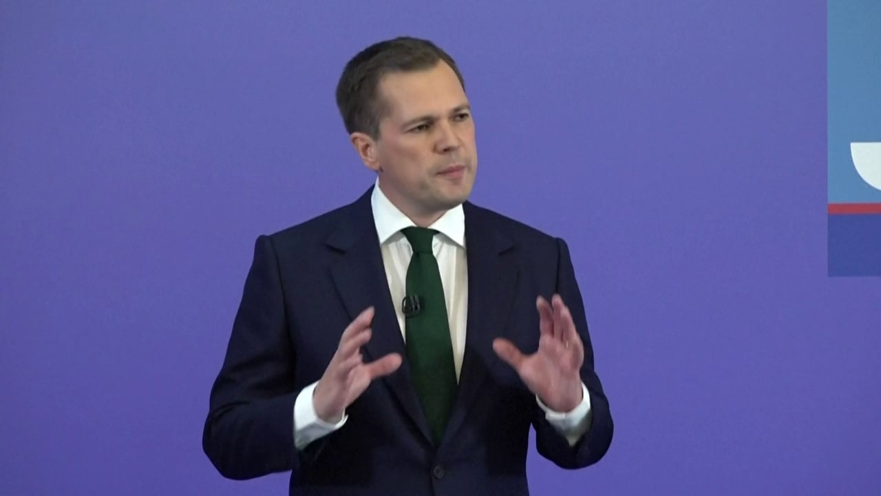 Dëbohet ish ministri anti shqiptar  Robert Jenerick shkarkohet nga konservatorët  pritet t i bashkohet Nigel Farage