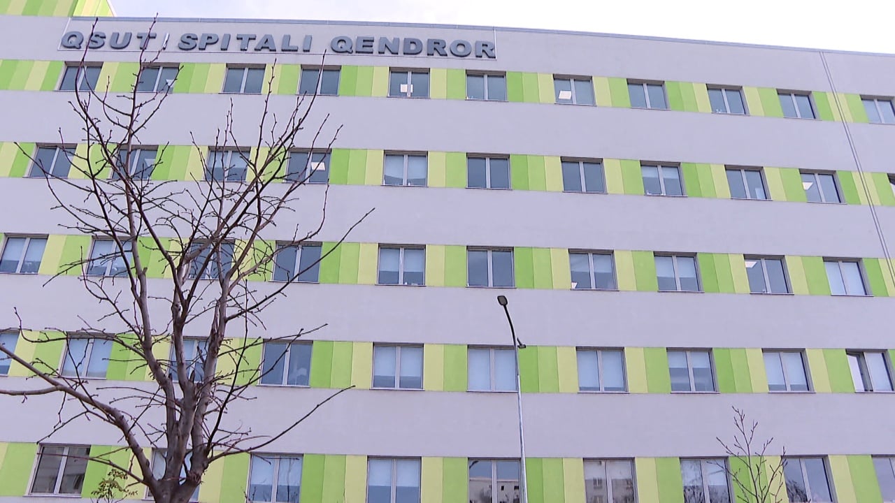 Reanimacioni mbeti pa drita  QSUT ende pa shpjegim  përse nuk funksionuan bateritë dhe gjeneratorët rezervë