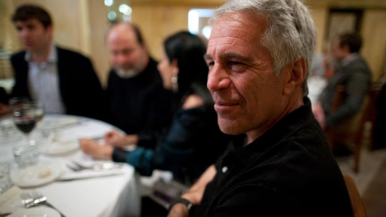 ceshtja-epstein-cnn-dhjetera-intervista-te-fbi-se-mungojne-nga-dosjet-perfshire-dhe-akuzat-ndaj-trump