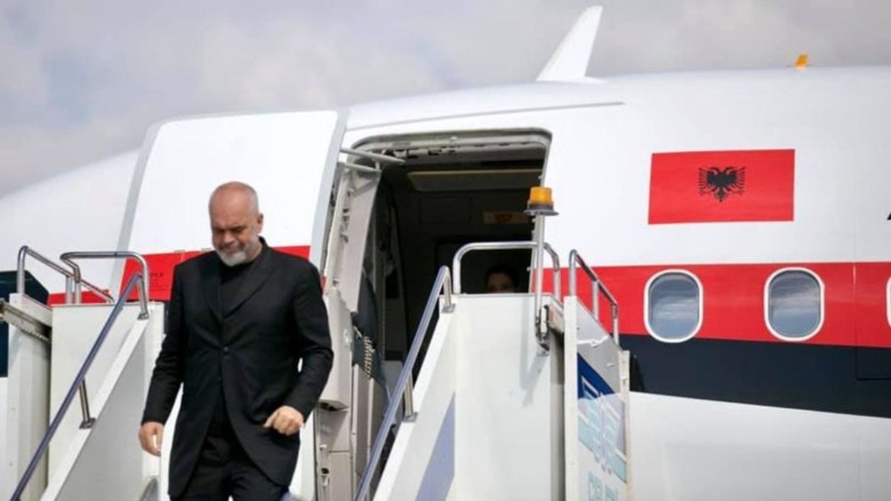 Me ftesë nga Selia e Shenjtë  Rama niset për në Vatikan  Kryeministri do të pritet në audiencë nga Papa Leoni XIV