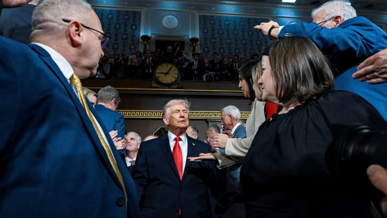 Fjalimi drejtuar kombit  Trump rreshton arritjet  Kjo është epoka e artë e Amerikës