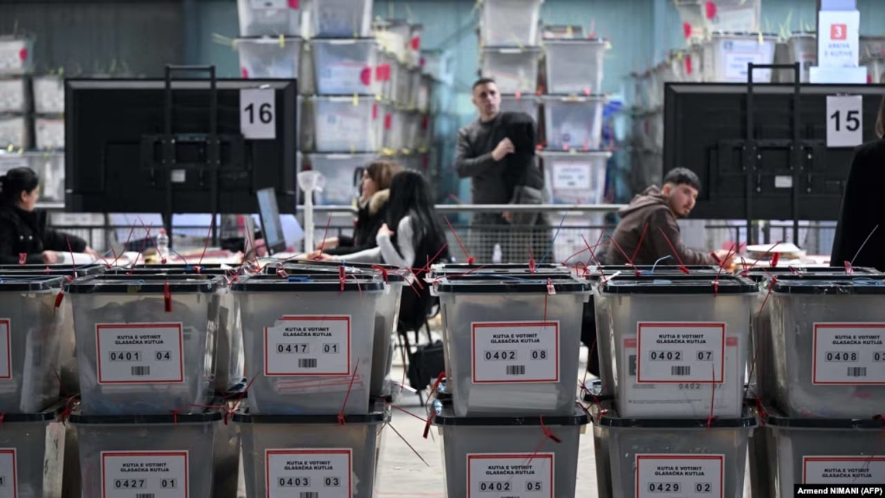 kqz-certifikon-rezultatin-zgjedhor-ne-kosove-cilet-jane-hapat-e-radhes