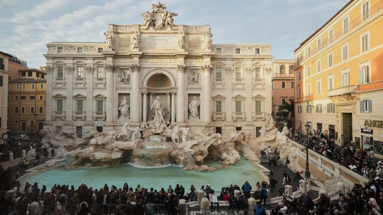 Shatërvani i Trevit me pagesë  Roma vendos tarifë 2 euro për vizitorët