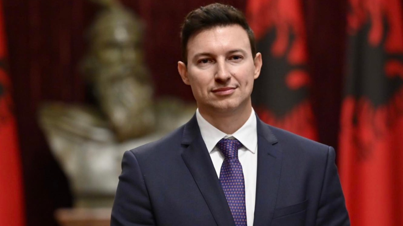 Peticioni i studentëve për provimin e jurisprudencës në shqip  Denion Meidani  E kemi adresuar shqetësimin në disa instanca