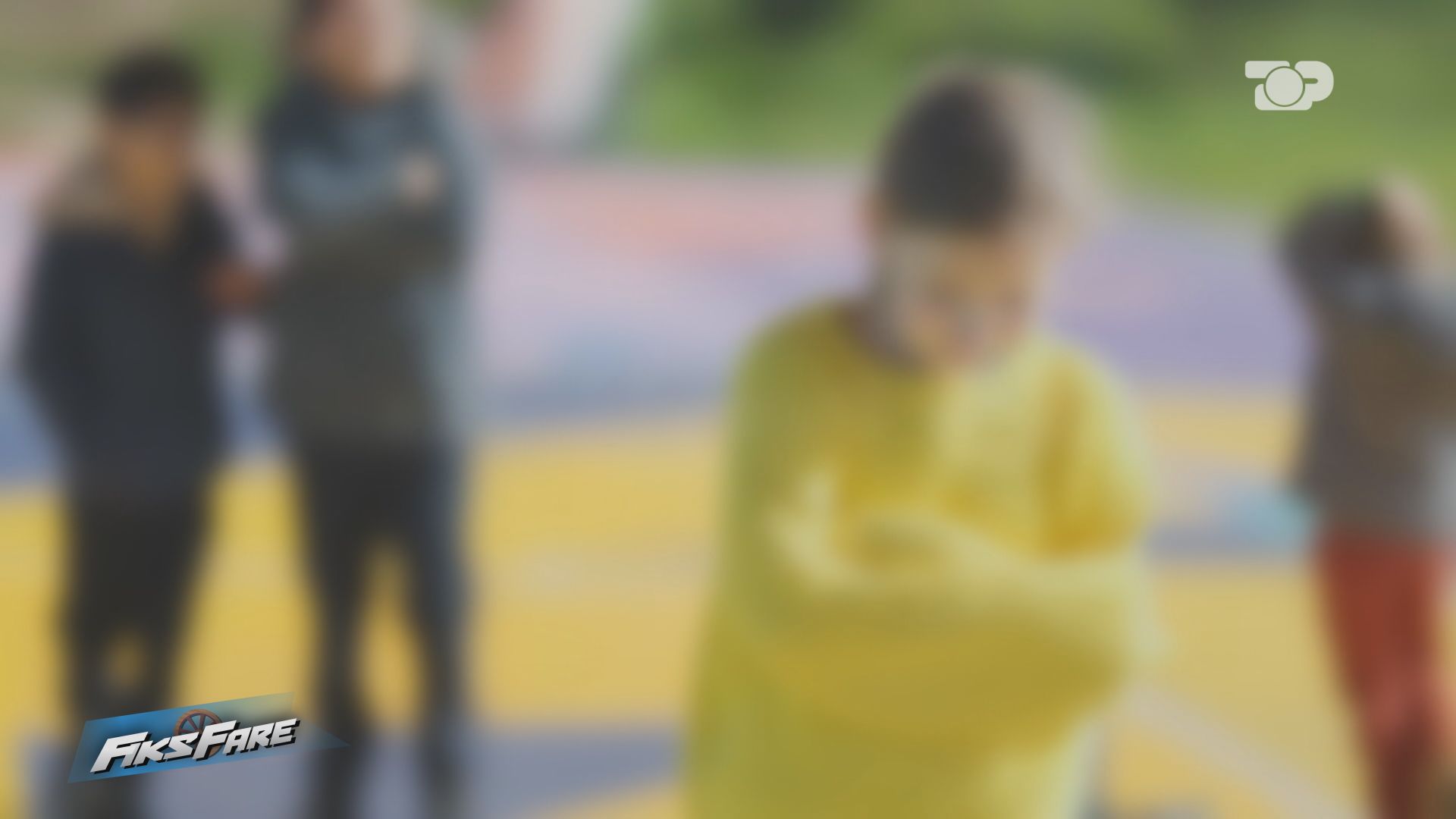 Fiks Fare  Nxënëses i ngjitën në shpinë shkrimin  jam budallaqe   shkolla mohon bullizimin  institucionet e pranojnë