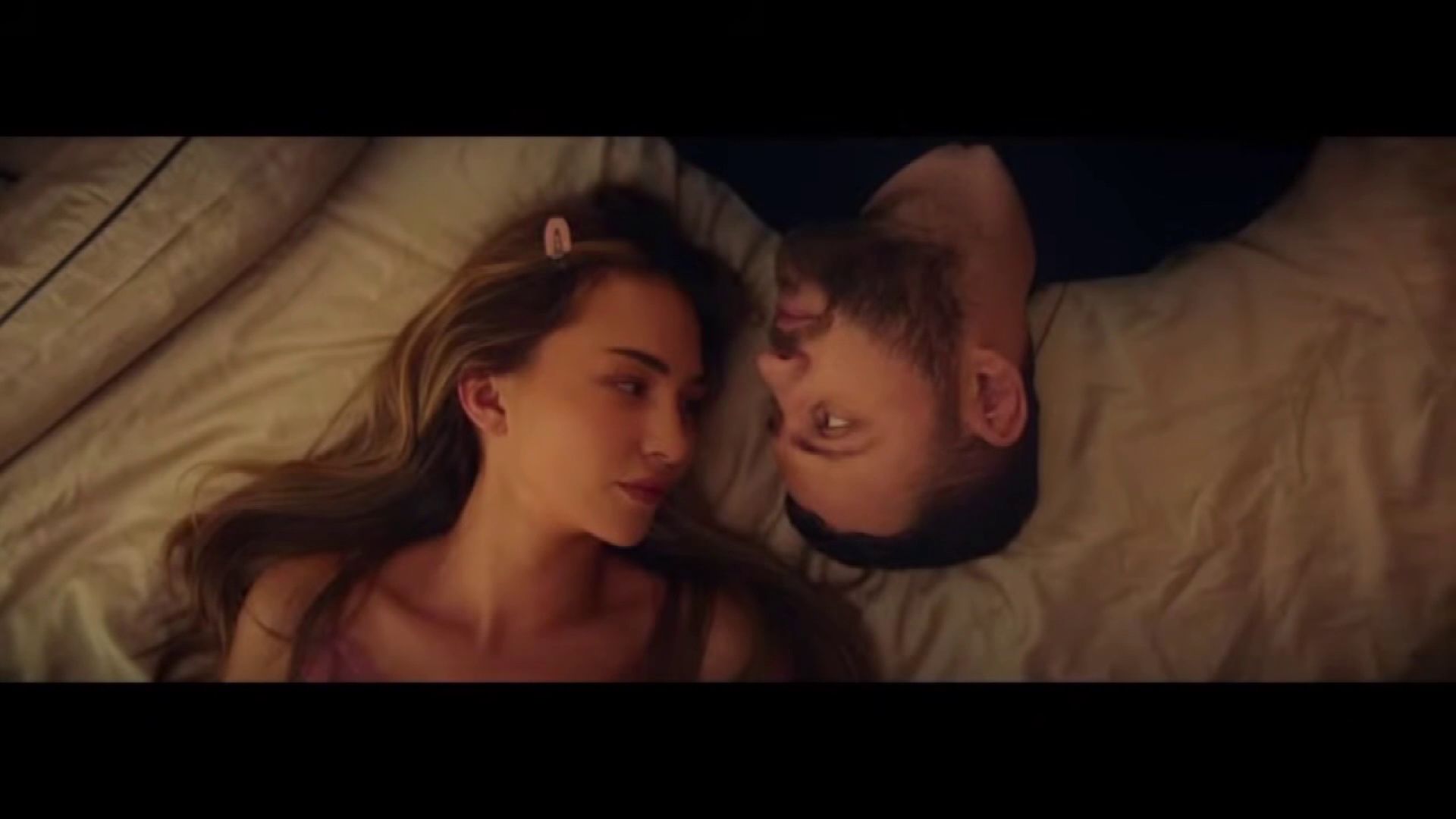  Loja e fundit   Shfaqet premierë komedia për famën  Kiara dhe Luizi rrëfejnë sfidat në sheshxhirim  Kur na thoshin bëni si të dashuruar 