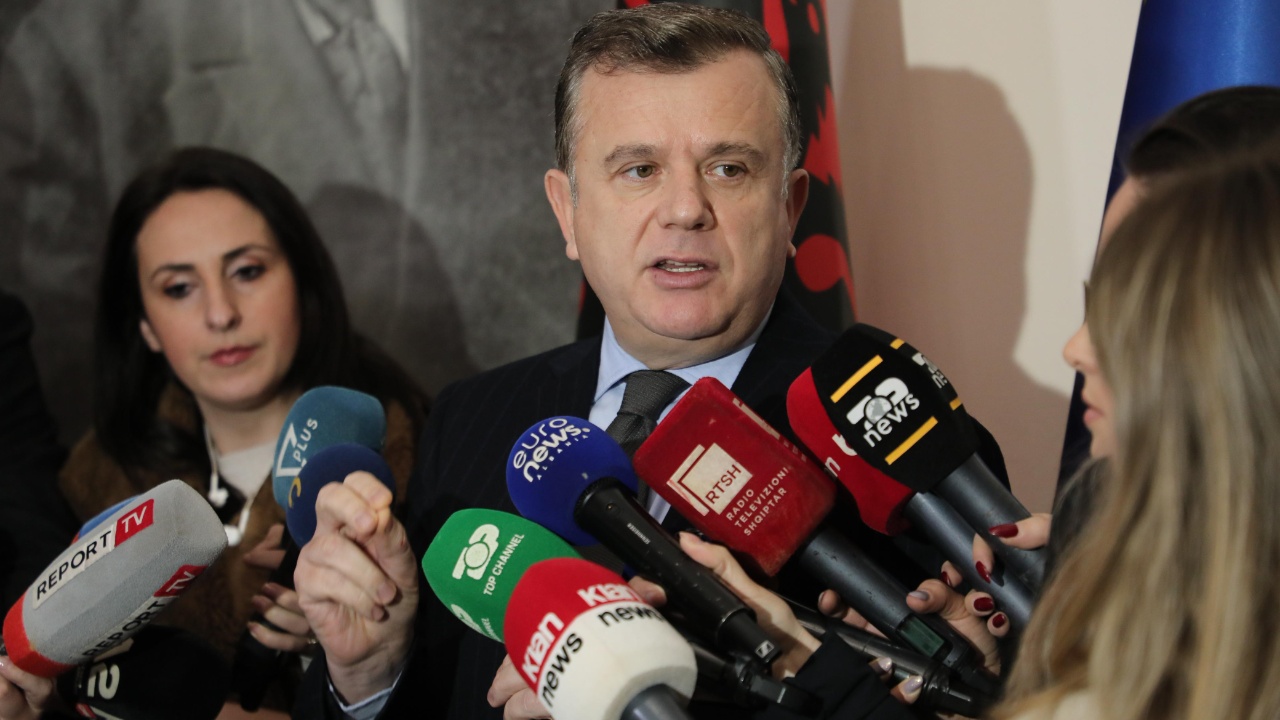  Nuk bëj ultimatum  por PD të reflektojë   Balla për bojkotin e demokratëve në komisione  Nëse nuk vijnë  do detyrohemi 