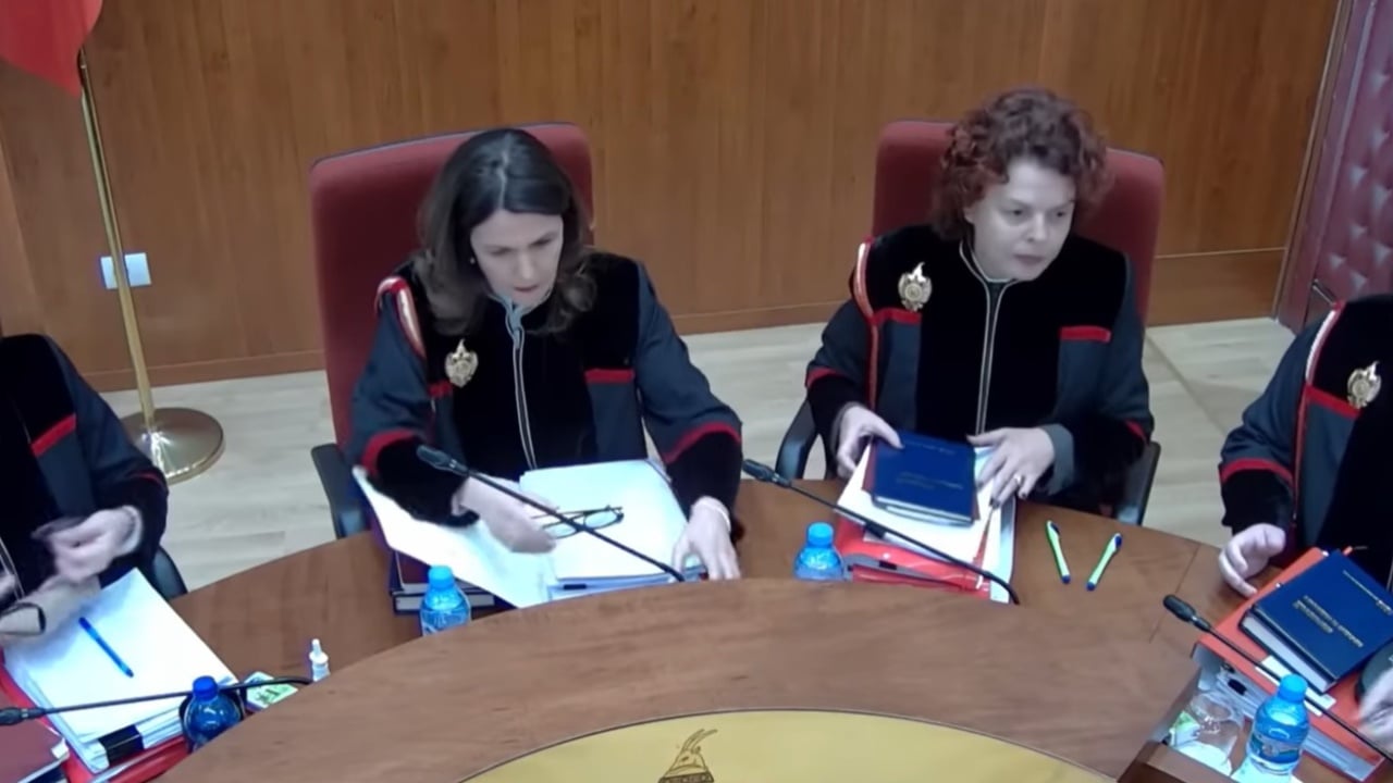 Kushtetuesja nuk merr dot vendim për padinë e Ramës  ngelet në fuqi pezullimi i Ballukut nga detyra