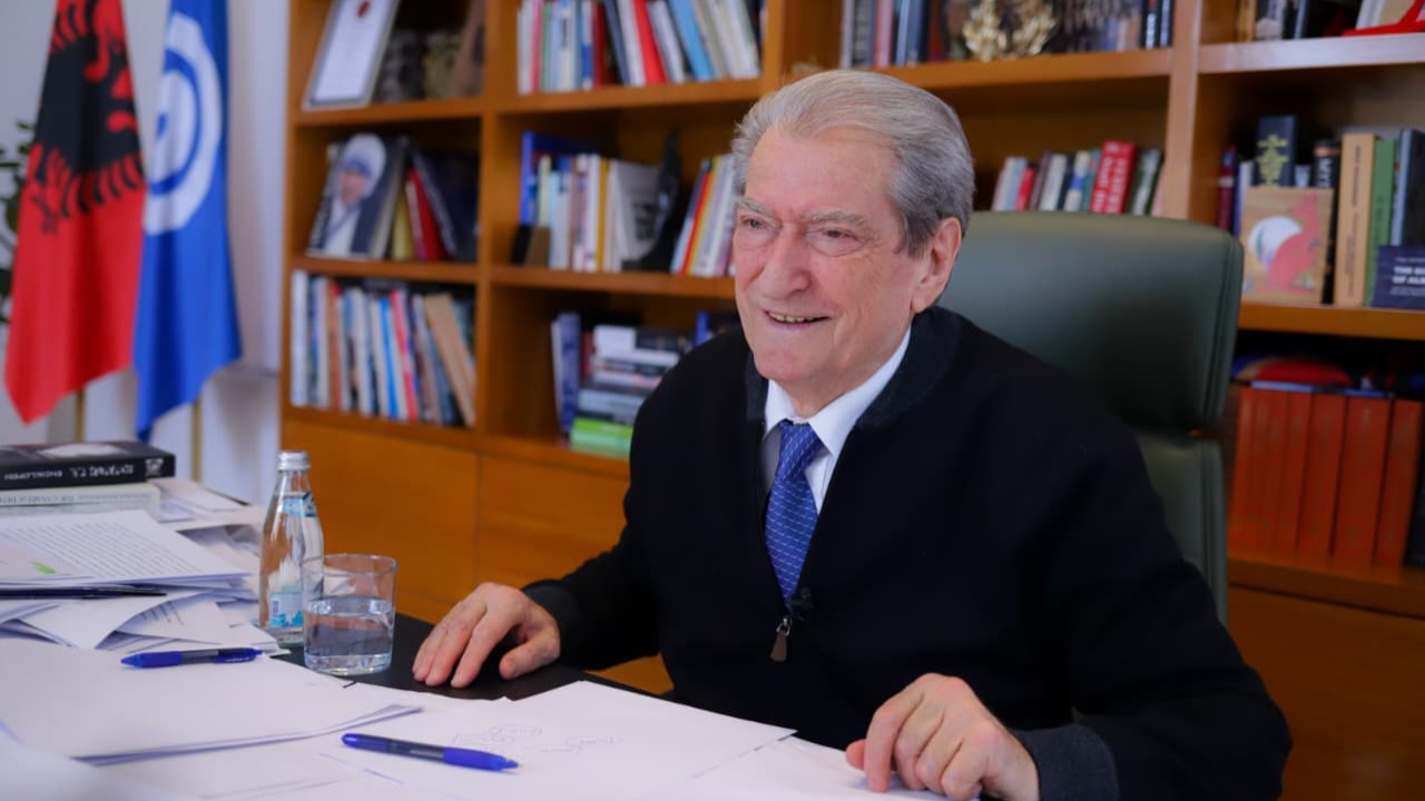 byroistet-ishin-xhelate-por-ne-46-vite-nuk-bene-as-gjysmen-e-korrupsionit-te-drejtoreve-te-rames-berisha-duhet-transformim-i-thelle