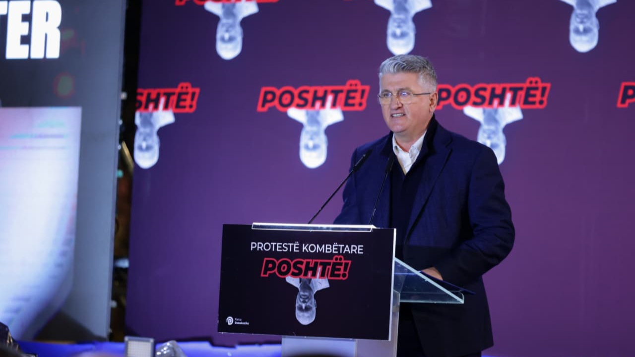  Ne po sakrifikojmë për ëndrrën europiane   Gjekmarkaj në protestën e opozitës  Kupa është mbushur  Rama hoqi dhe maskën e fundit