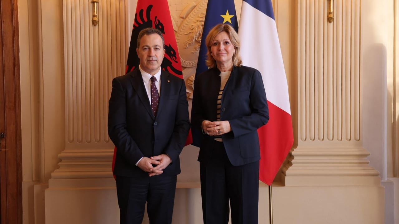Peleshi pritet nga Presidentja e Asamblesë Kombëtare  Braun Pivet  Shqipëria në sprintin final drejt BE së  Franca rikonfirmon mbështetjen