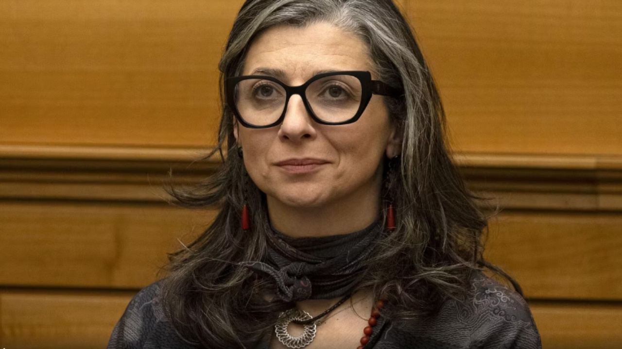 Ministri i Jashtëm francez kërkoi dorëheqjen e saj  reagon raportuesja speciale e OKB  Francesca Albanese  Franca ka bërë një gabim  por 