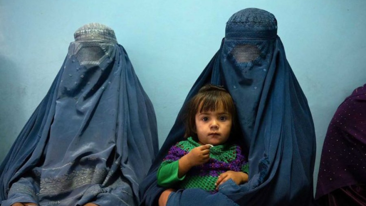  Lejohet të rrahësh gruan   Ligji i ri në Afganistan  Talebanët vendosin rregulla brutale  Vetëm mos i thyej kockat